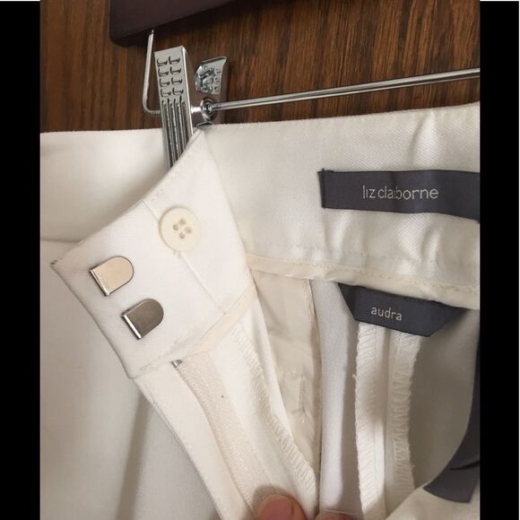 NWOT Liz Claiborne white pants, straight leg, zipper/hook closure, mid-rise, 8R - Picture 6 of 8